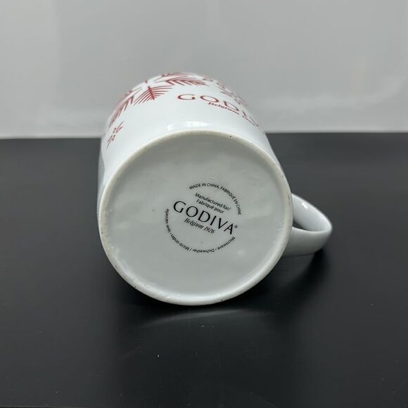 Godiva Christmas coffee mug - Picture 2 of 2